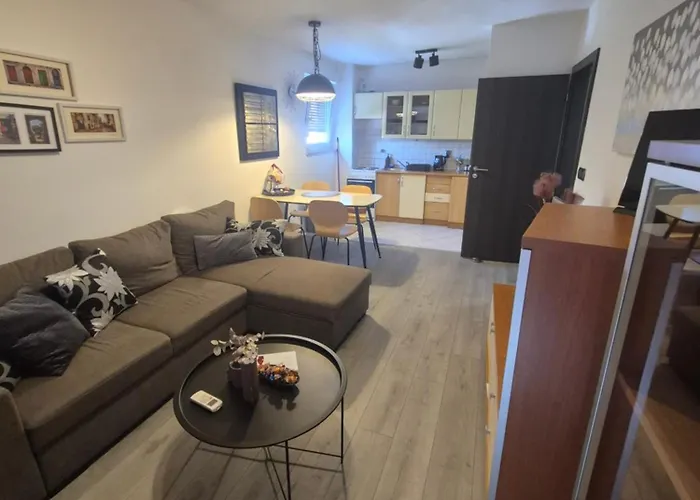 Adria Holliday * Риека